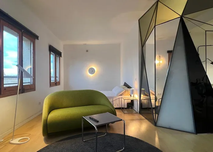 Atico Con Terraza * برشلونة